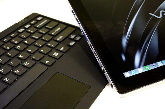 モバイルPCにもデスクトップPCにもなれる圧倒的パフォーマンスの