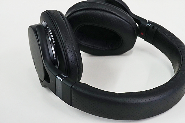 オールブラックな数量限定モデルのステレオヘッドホン「MDR-1A Limited