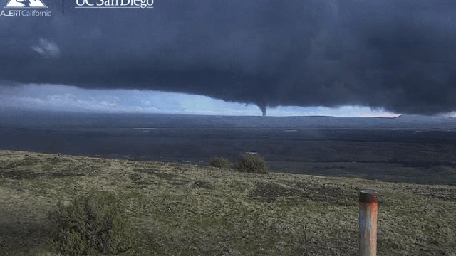 Tornado spotted in Northern California, NWS issues tornado warning