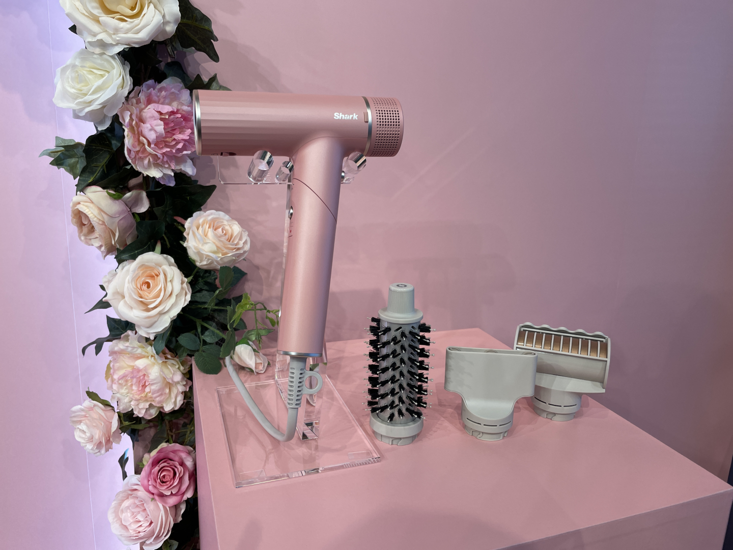 プレゼント】髪がすぐ乾いてスタイリングしやすい！「Shark」の