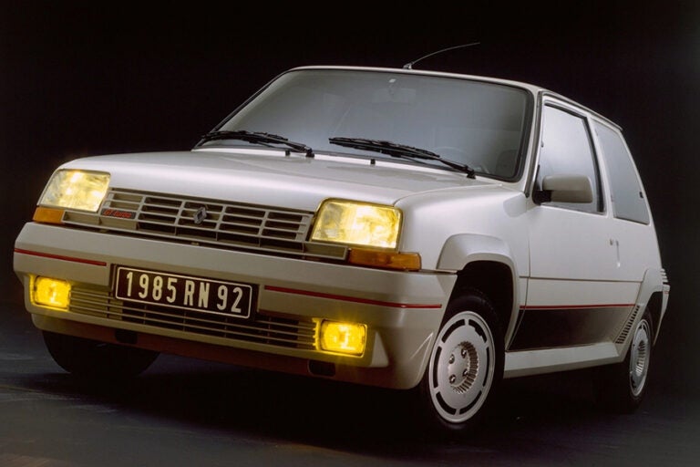 傑作ホットハッチは如何にして生まれた？「ルノー 5（サンク） GT