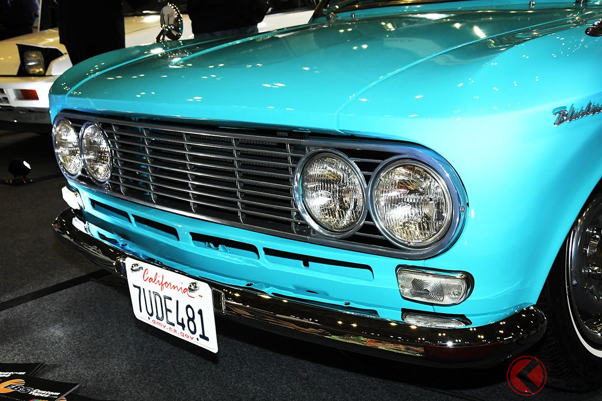 超ド派手な日産「ブルーバード」が50数年ぶりに復活！ 青ラメ塗装