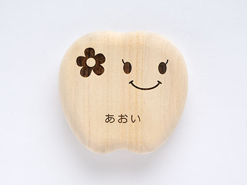 乳歯ケース ティースちゃん MOQMO｜木のおもちゃ KURABOKKO