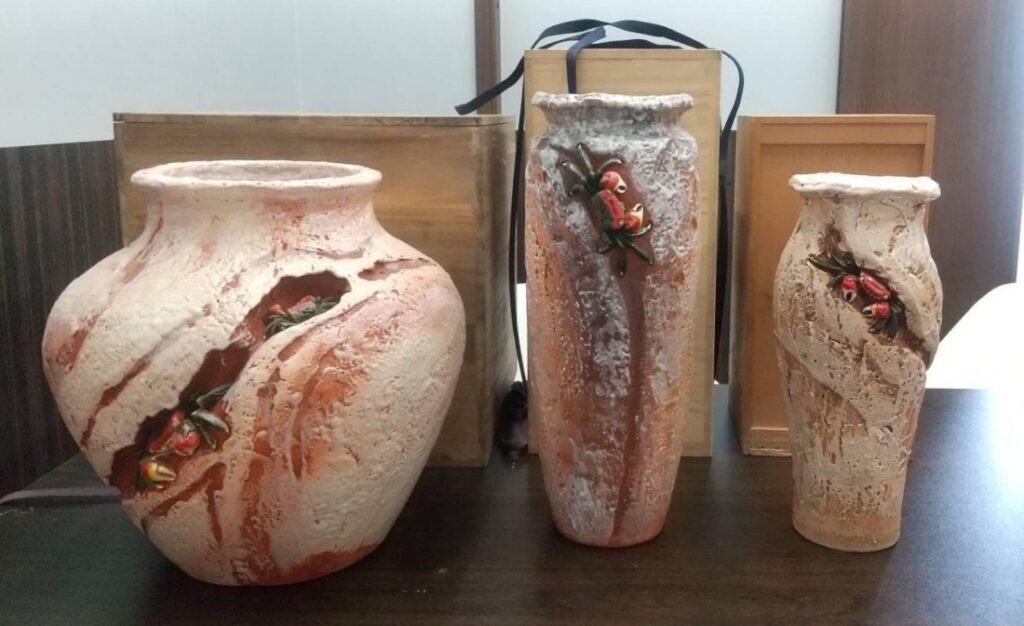 縁起物として愛される蟹モチーフ陶磁器｜二六焼・楽山焼・水月焼・砥部