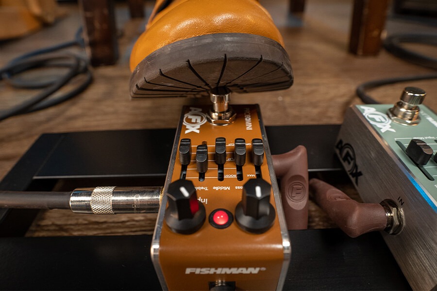 AFX Pro EQ Mini Acoustic Preamp & EQ - Fishman