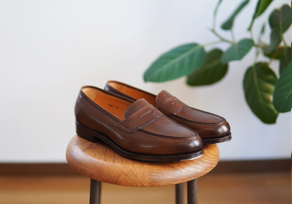 この足がすっぽり収まる感じとデザインバランス、いい買い物でした