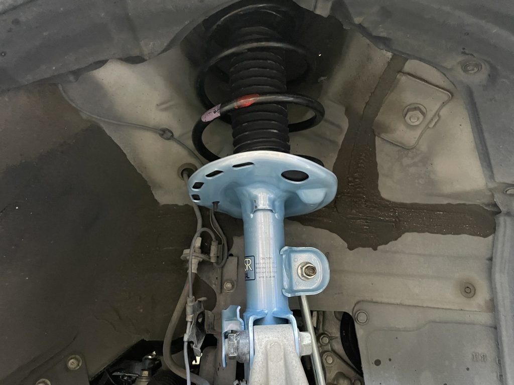 メンテナンスとカスタマイズの両立、30プリウス後期型、足回り