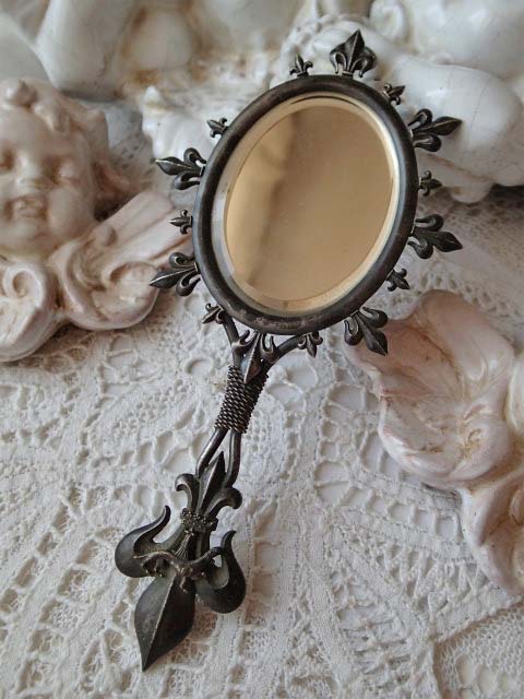 アンヌ・ド・ブルターニュ紋章王冠とエルミーヌ】【フルールドリス装飾