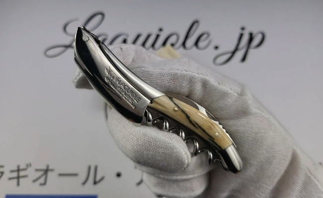 ラギオール ソムリエナイフ、マンモスアイボリーバークハンドル