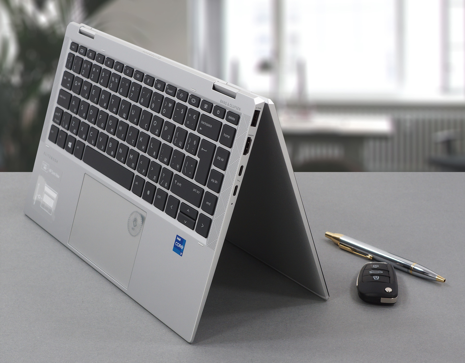 HP EliteBook x360 1040 G8 review - when privacy and security are
