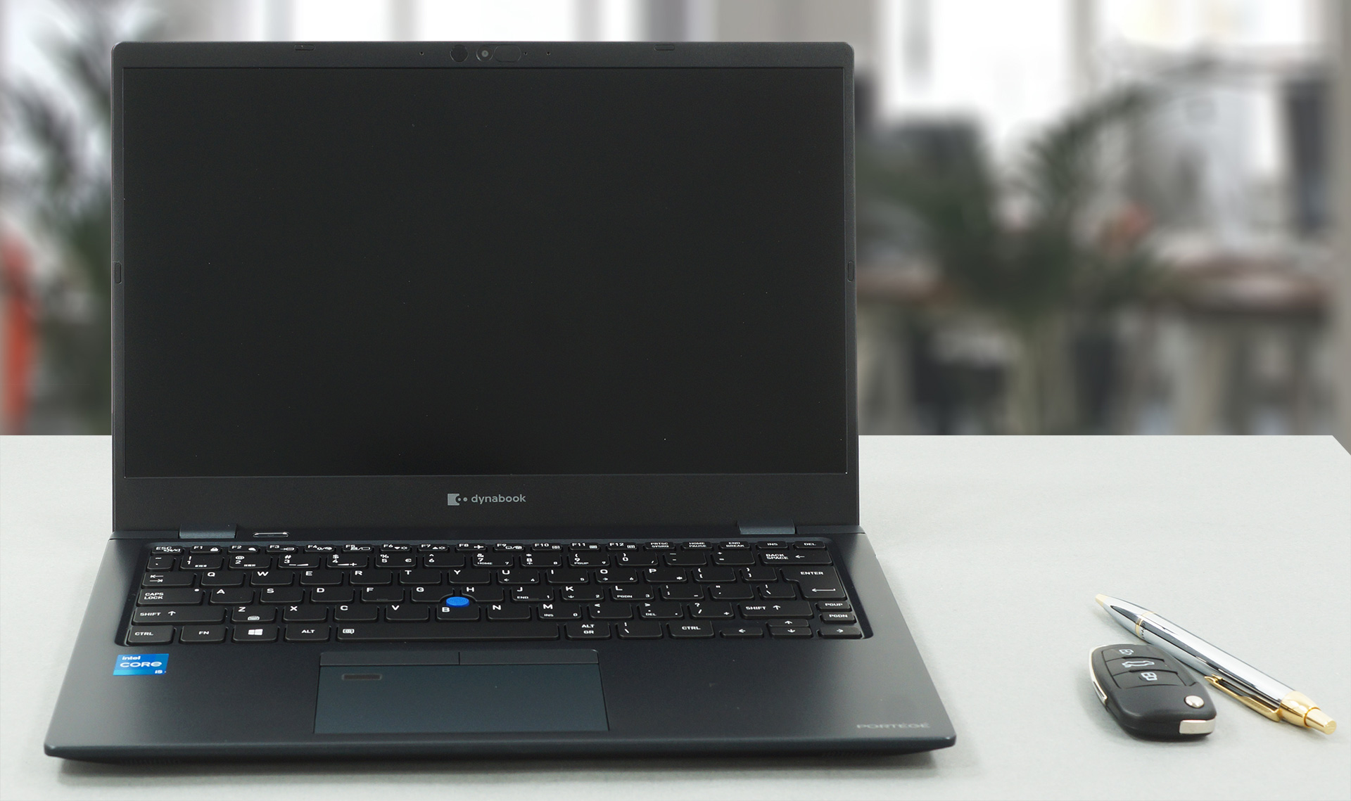 Dynabook Portege X30L-Jレビュー - 900gの多機能性 | LaptopMedia 日本