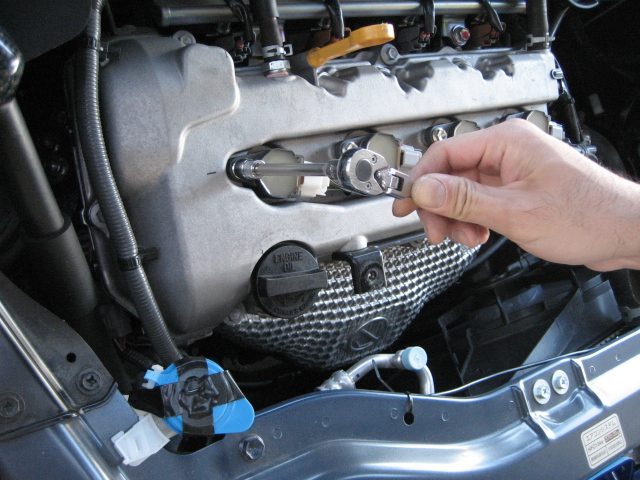 JWRC CUSTOM カーボンプラグカバー SWIFT SPORT ZC32S用 – ラ・アン