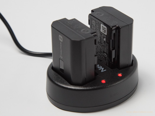 充電器】SONY α7III用の互換品充電器レビュー | 収差Love