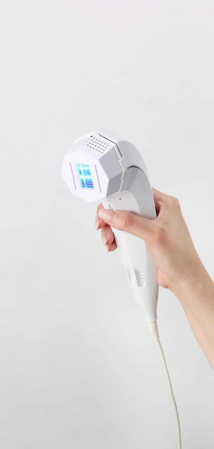 LEDitch Tri-Pro | 高出力LEDでつくる凛とした美しさ