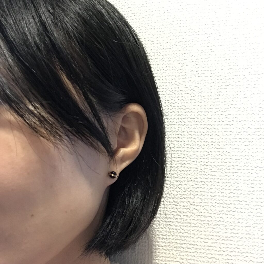 Hirotaka ひろたか】オニキスピアスをお守り代わりに身につける | LEE