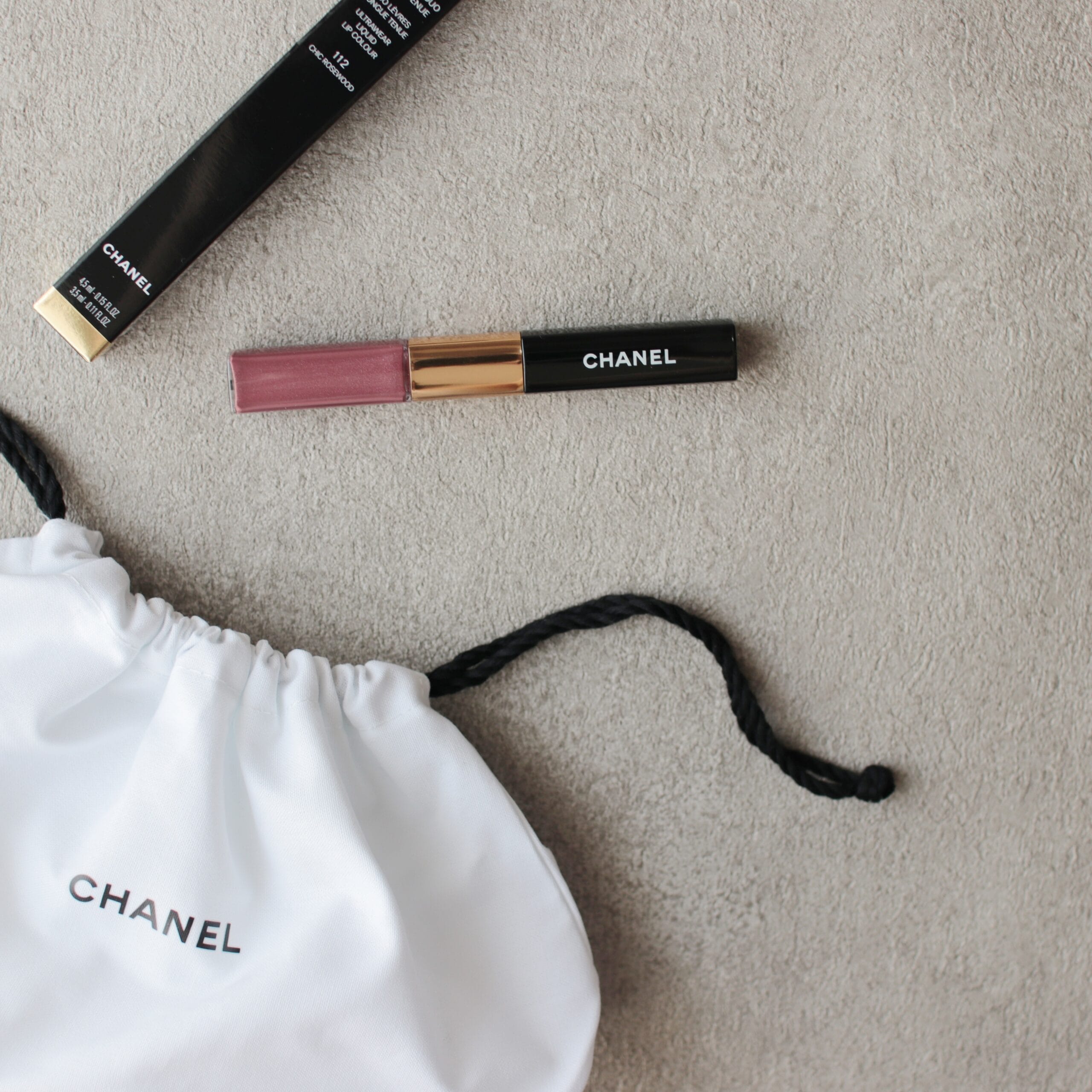 落ちにくいと話題のリップ【CHANEL】ル ルージュ デュオ ウルトラ