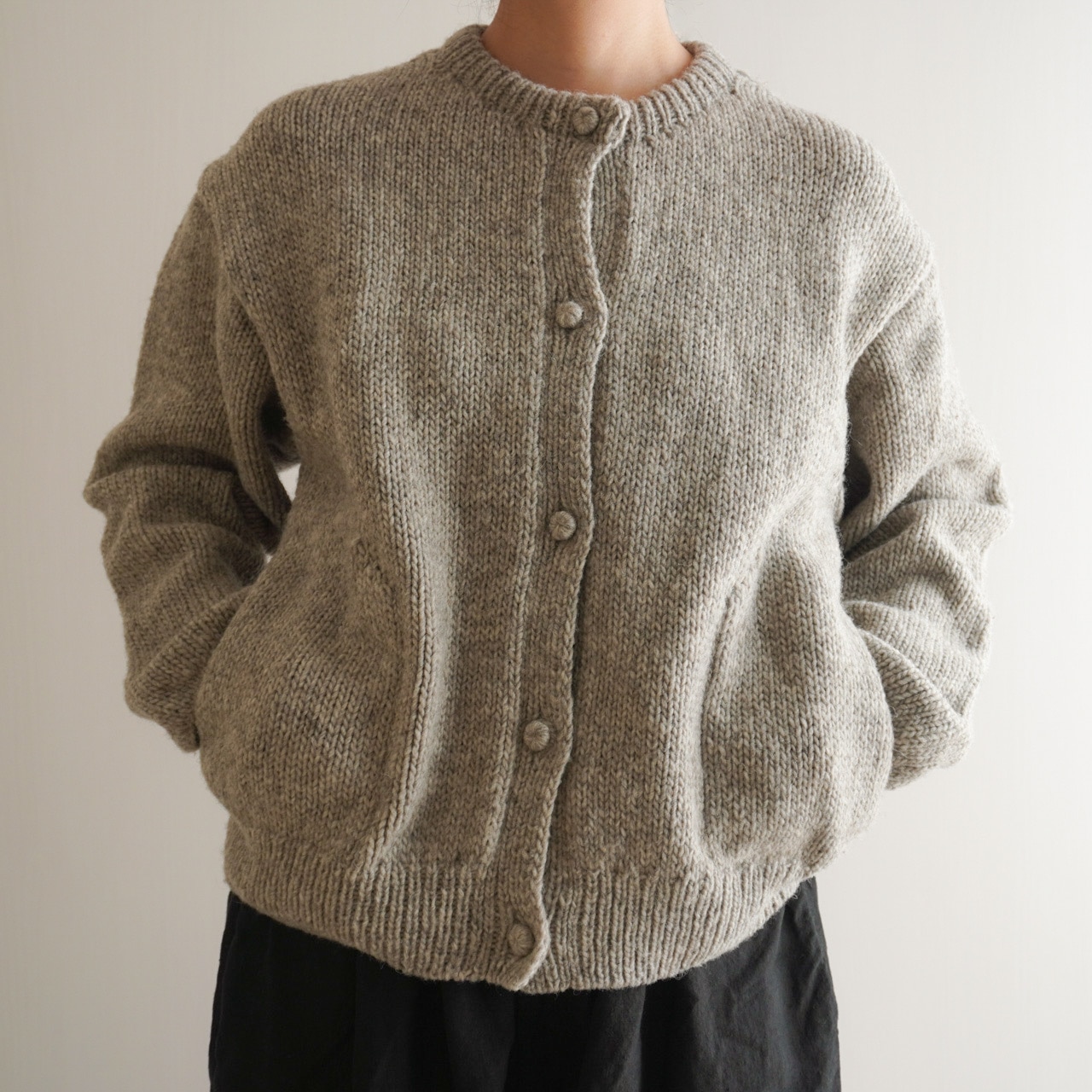 かぐれ】ペルーニットカーディガンと着回しコーデ | LEE