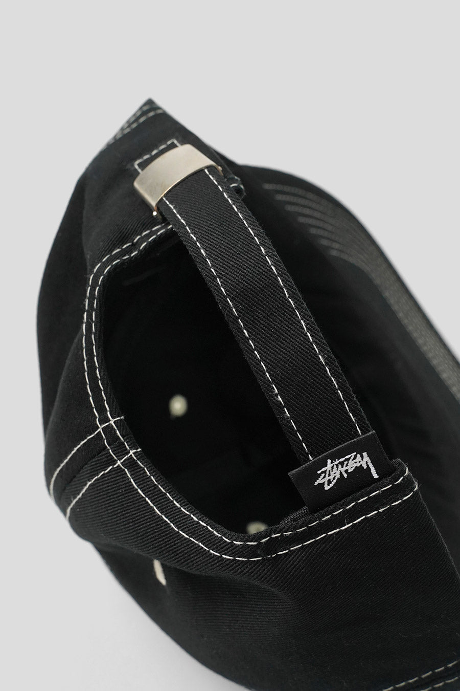 Stussy - BLACK MID-DEPTH INTERNATIONAL CROWN STRAPBACK CAP – LE