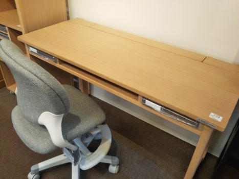 ◇学力向上をサポート◇オカムラ学習デスク | 【公式】リーファ