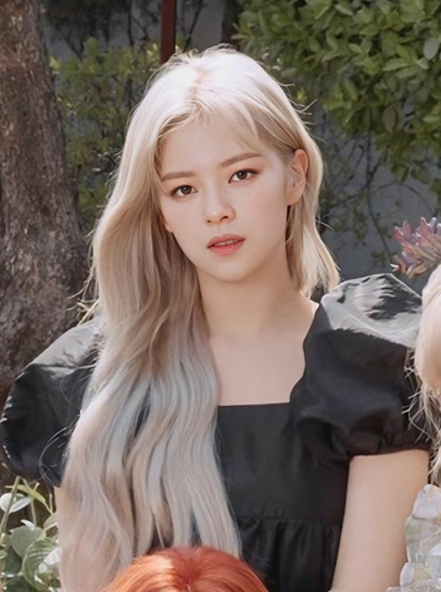 Twice Fanfare Contest: Find The Missing Twice Member - LinuxReviews