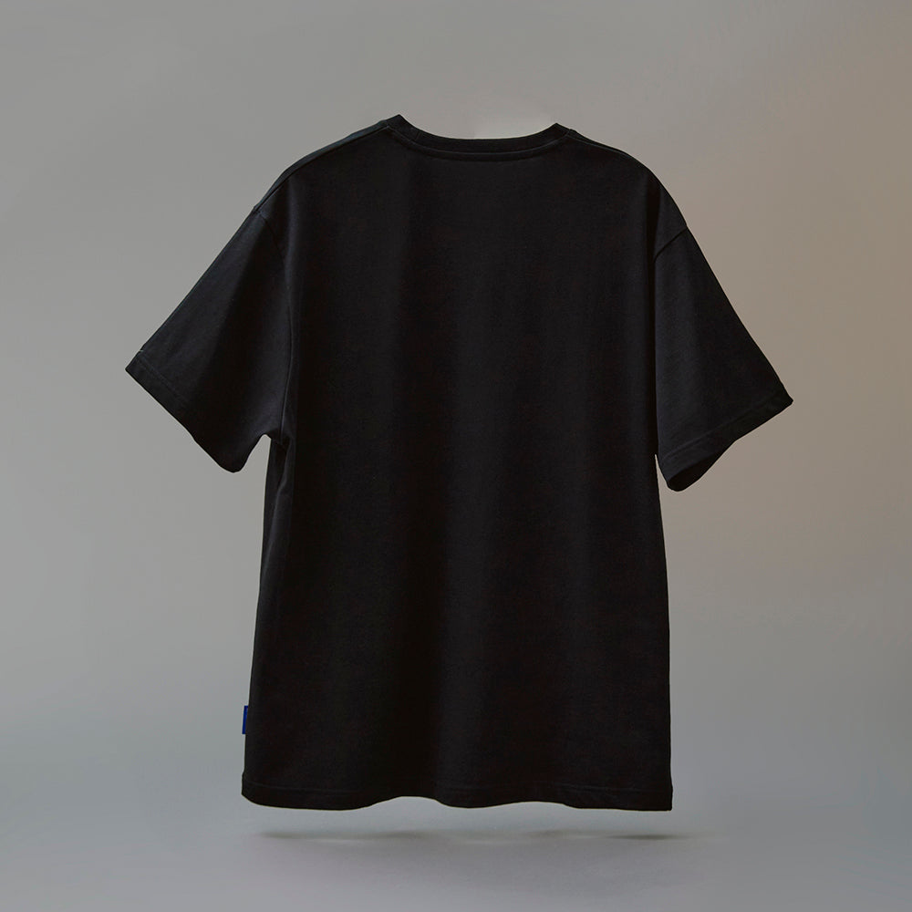 NewJeans x Hiroshi Fujiwara COLLER T-シャツ VER.1(BLACK) – LINE