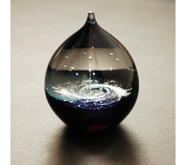 小さなガラスの中に 無限の宇宙が広がる。藤沢の ノグチミエコさんが