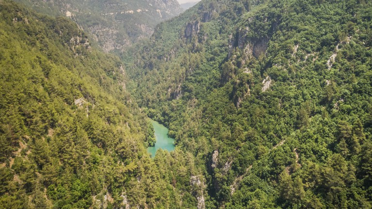 アブラハム川とその印象的な滝