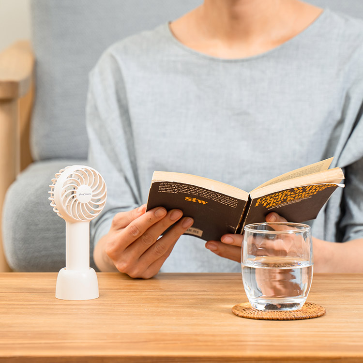 充電式ミニハンディファン スタンド＆ネックストラップ付 MO-F021