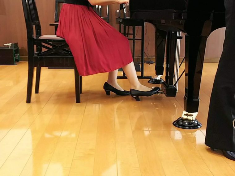 ピアノ発表会 におすすめ！コンサート用本革ブラックは、生産限定