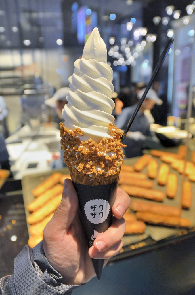 Zaku Zaku Soft Serve | Croquantchou Zakuzaku is a popular sh… | Flickr