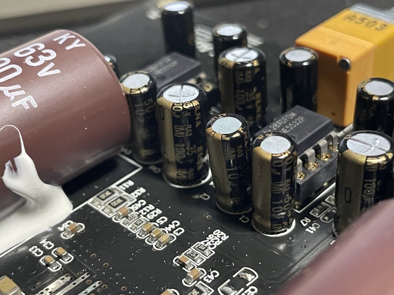 デジタルアンプ Fosi Audio V3（デスクトップ音響環境を新調