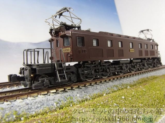 今週の一両 KATO 旧仕様 EF57 旧型電気機関車 : クローゼットの中の
