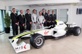 時のチーム「ブラウンGP」とJ・バトン : F1 えきぞーすとのーと