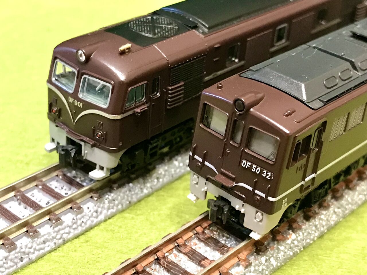 トミックスの「DF50形」とマイクロエースの「DF90型」を並べてみました