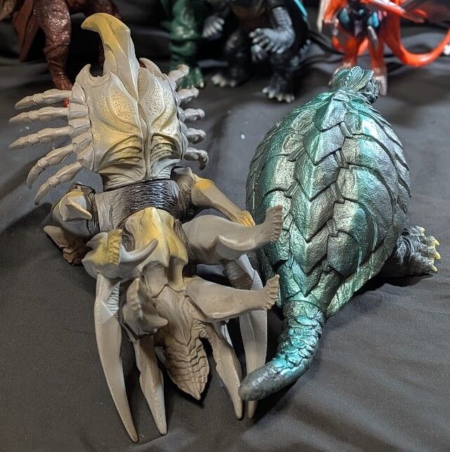 平成ガメラ＆対戦怪獣（バンダイ）ソフビフィギュア7体セット : 恐竜