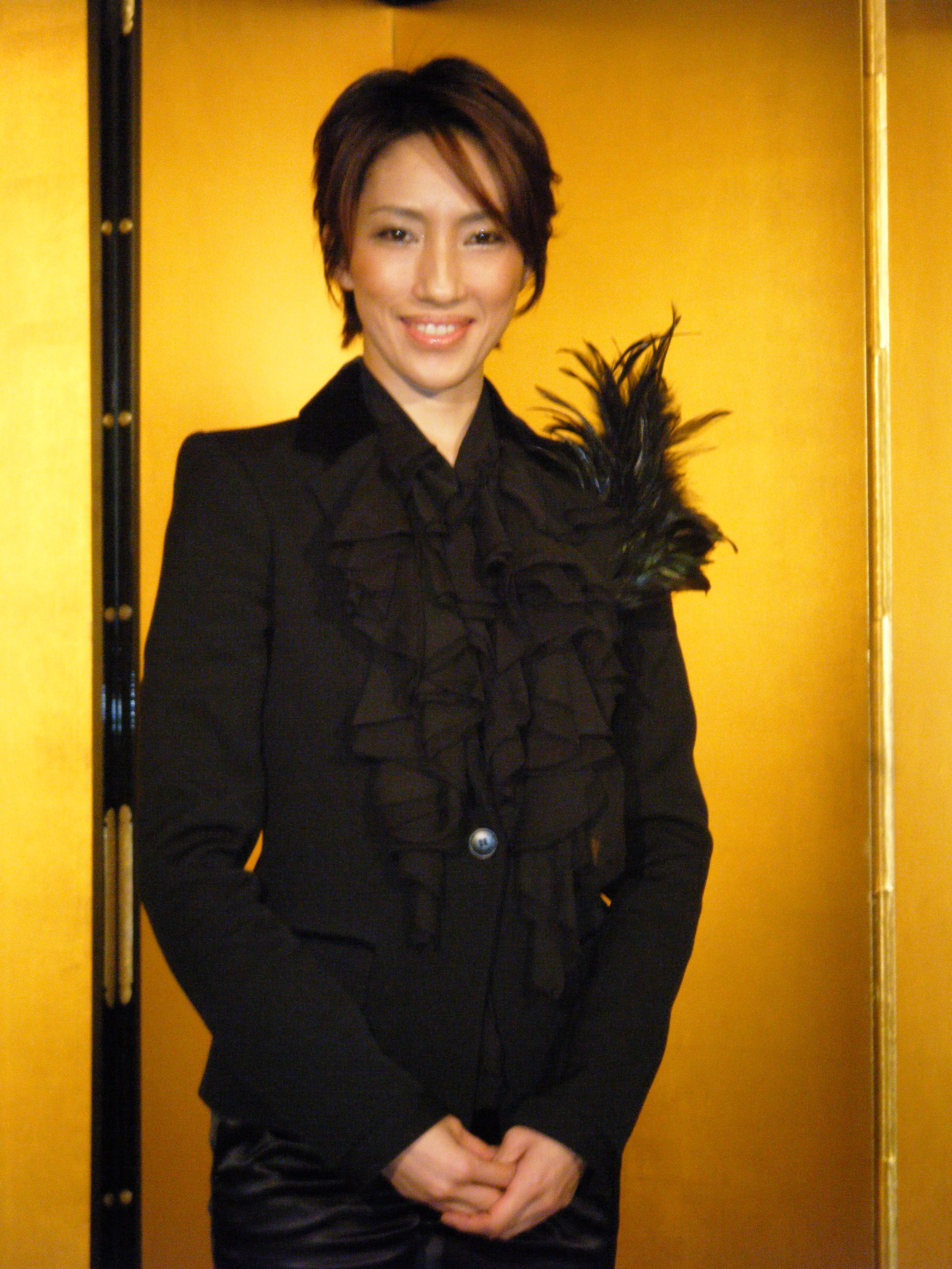 水夏希、退団会見（1月15日） : 宝塚ジャーナル