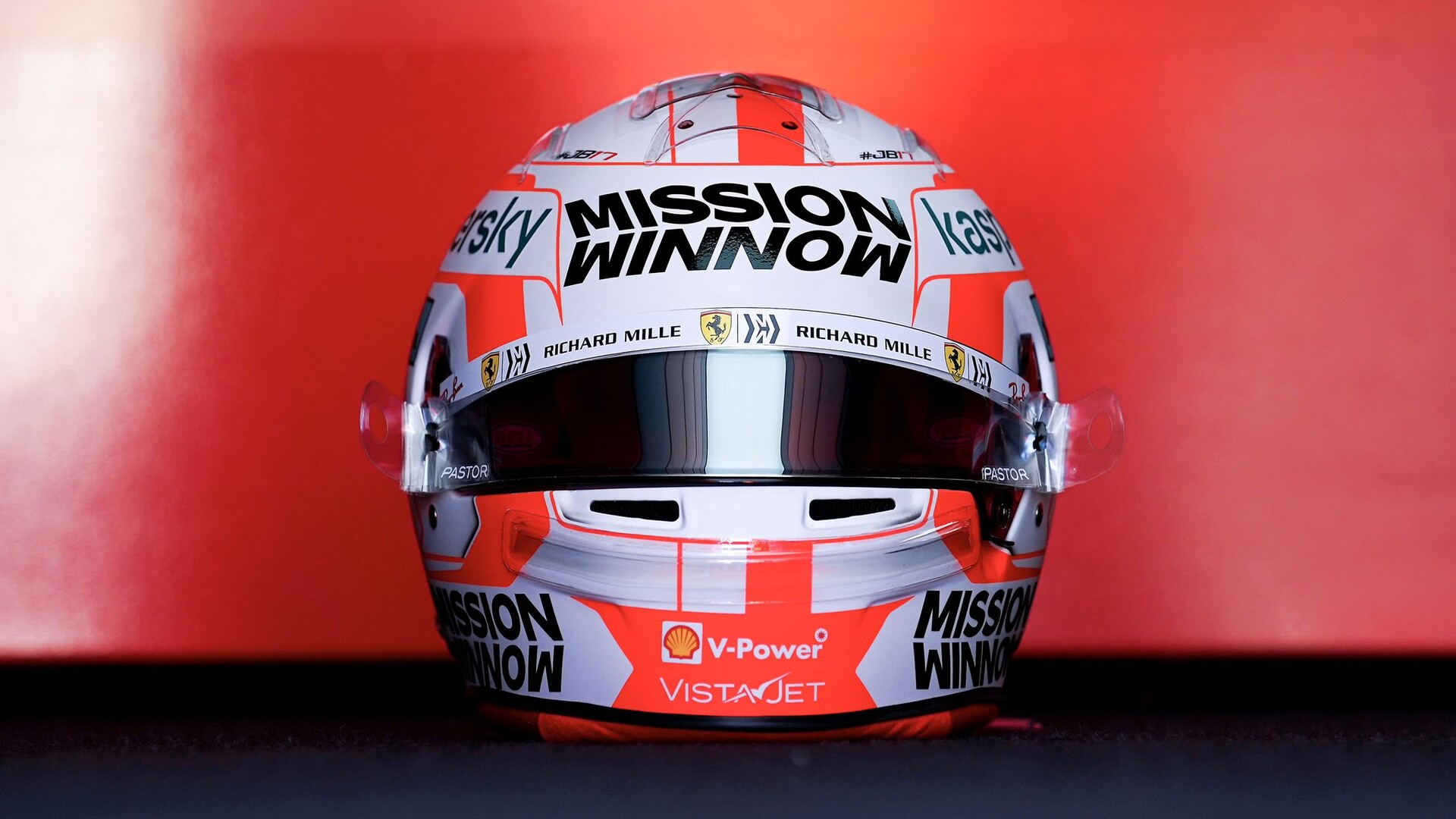 シャルル・ルクレール、ポルトガル仕様のヘルメット : F1通信jp