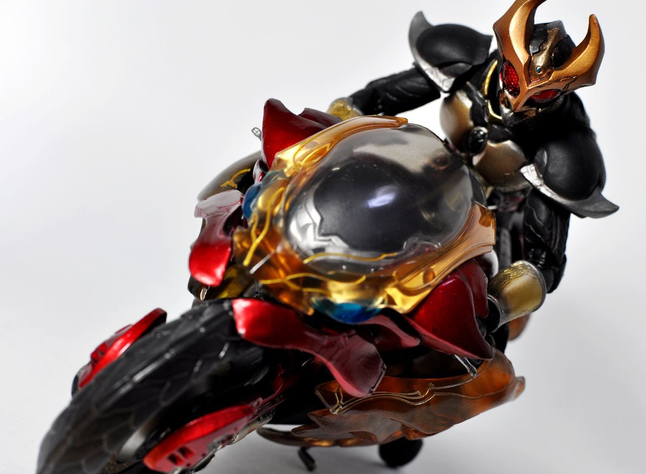 ②vol.40仮面ライダーアギト＆マシントルネイダー トルネイダー編