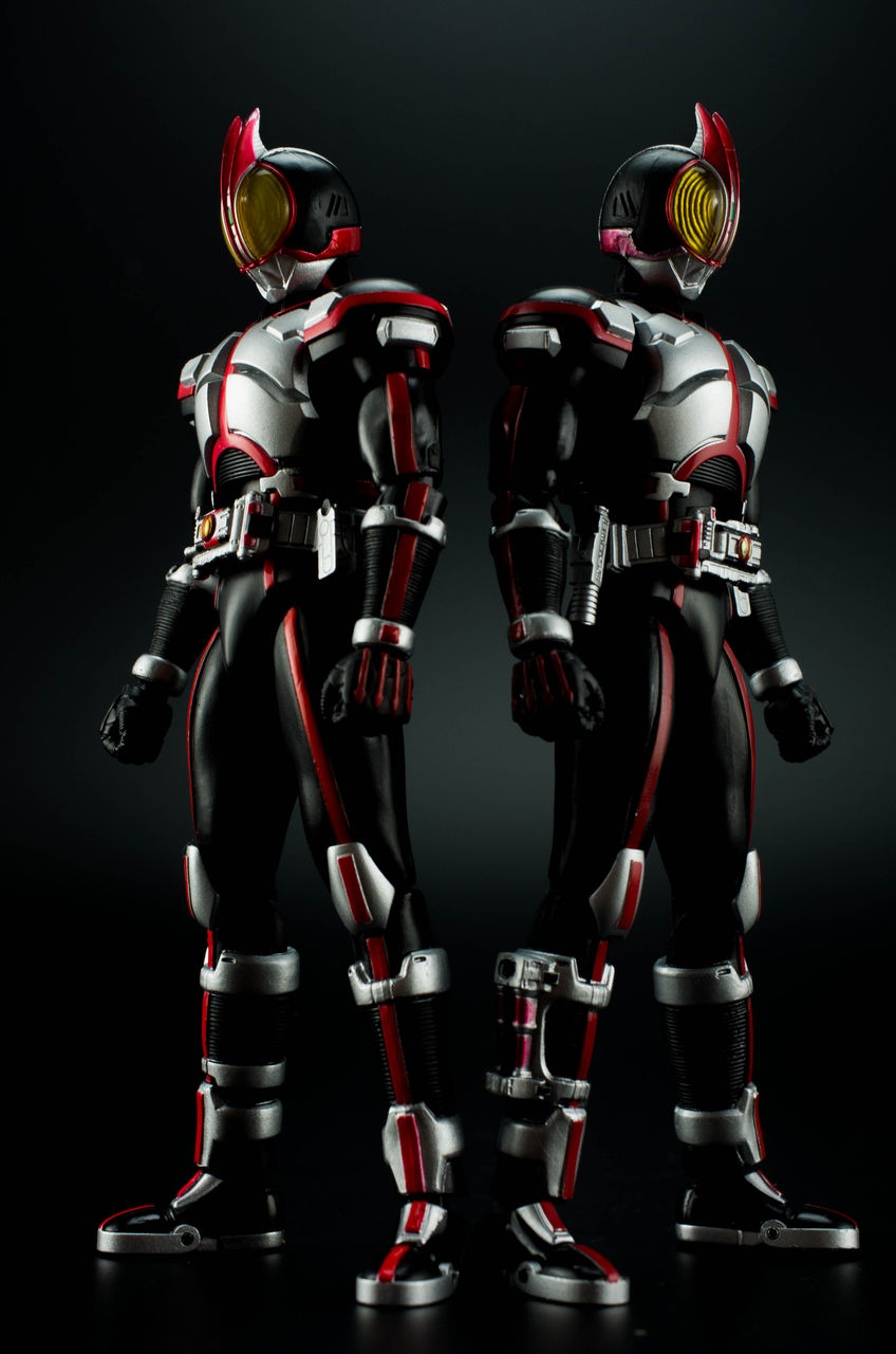 S.H.フィギュアーツ 仮面ライダー555 GLOWING STAGE SET レビュー