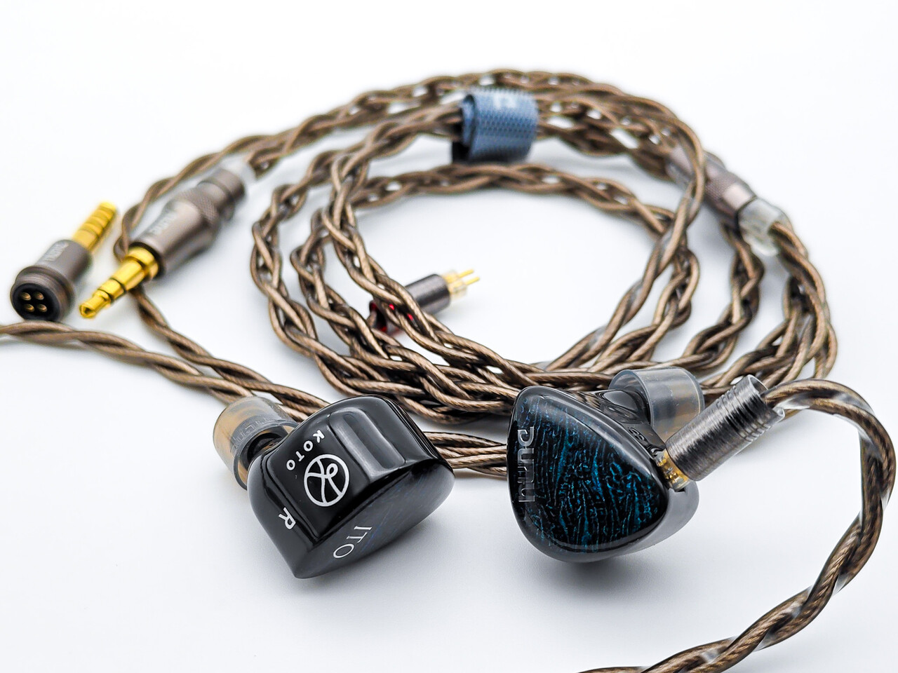 DUNU X KOTO ITO」 2DD+2BA構成でボーカル域と強力な低域による特徴的