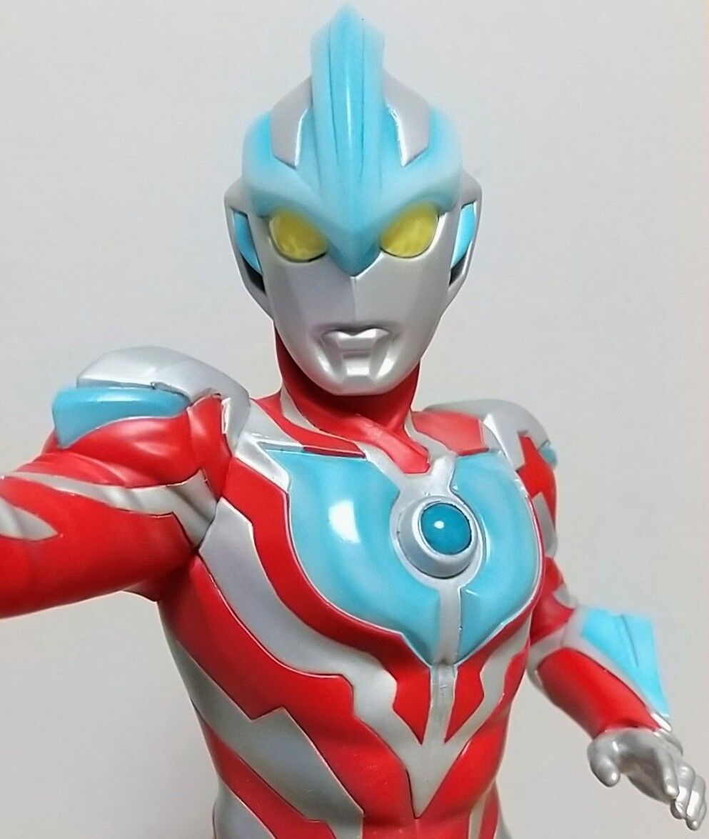 マッシブボディ！目やクリスタル部分などが発光】大怪獣シリーズ ULTRA