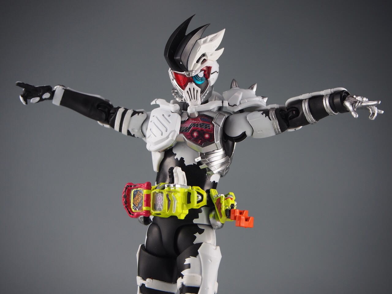 S.H.Figuarts 仮面ライダーゲンム ゾンビアクションゲーマーレベルX-0