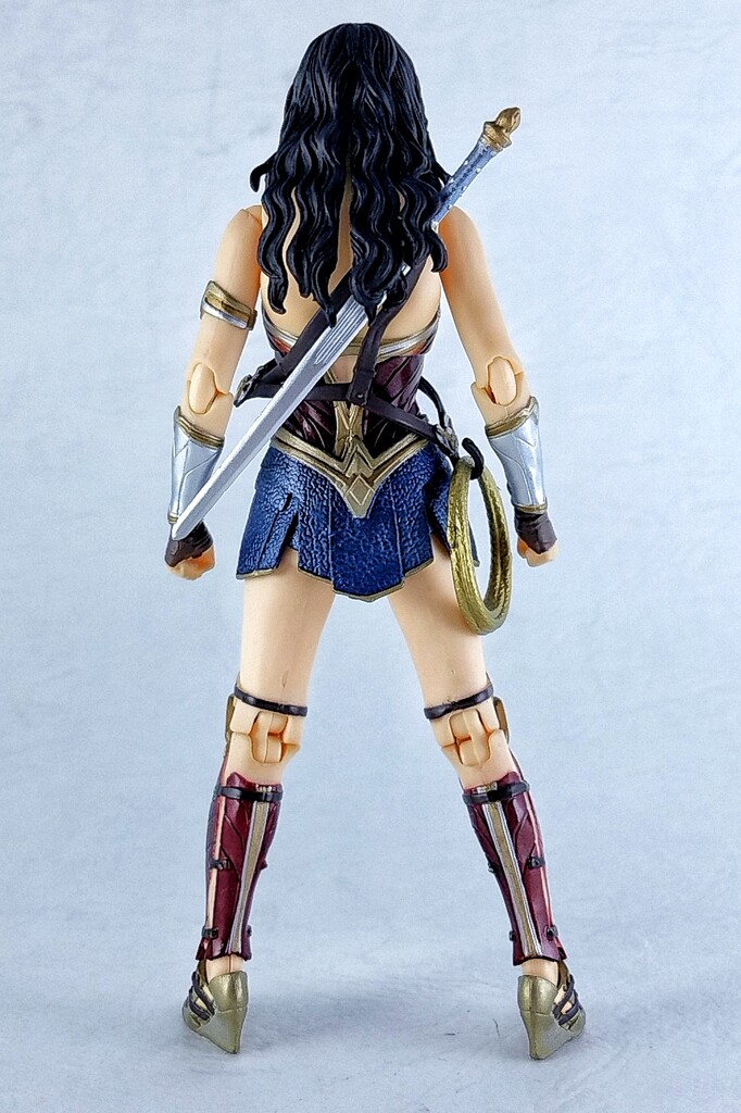 マフェックス ワンダーウーマン(ジャスティスリーグ版) レビュー