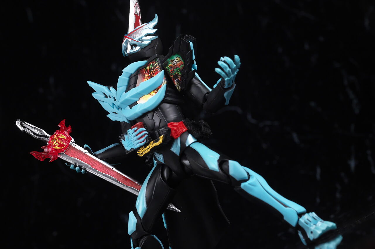 S.H.フィギュアーツ 仮面ライダーセイバー プリミティブドラゴン