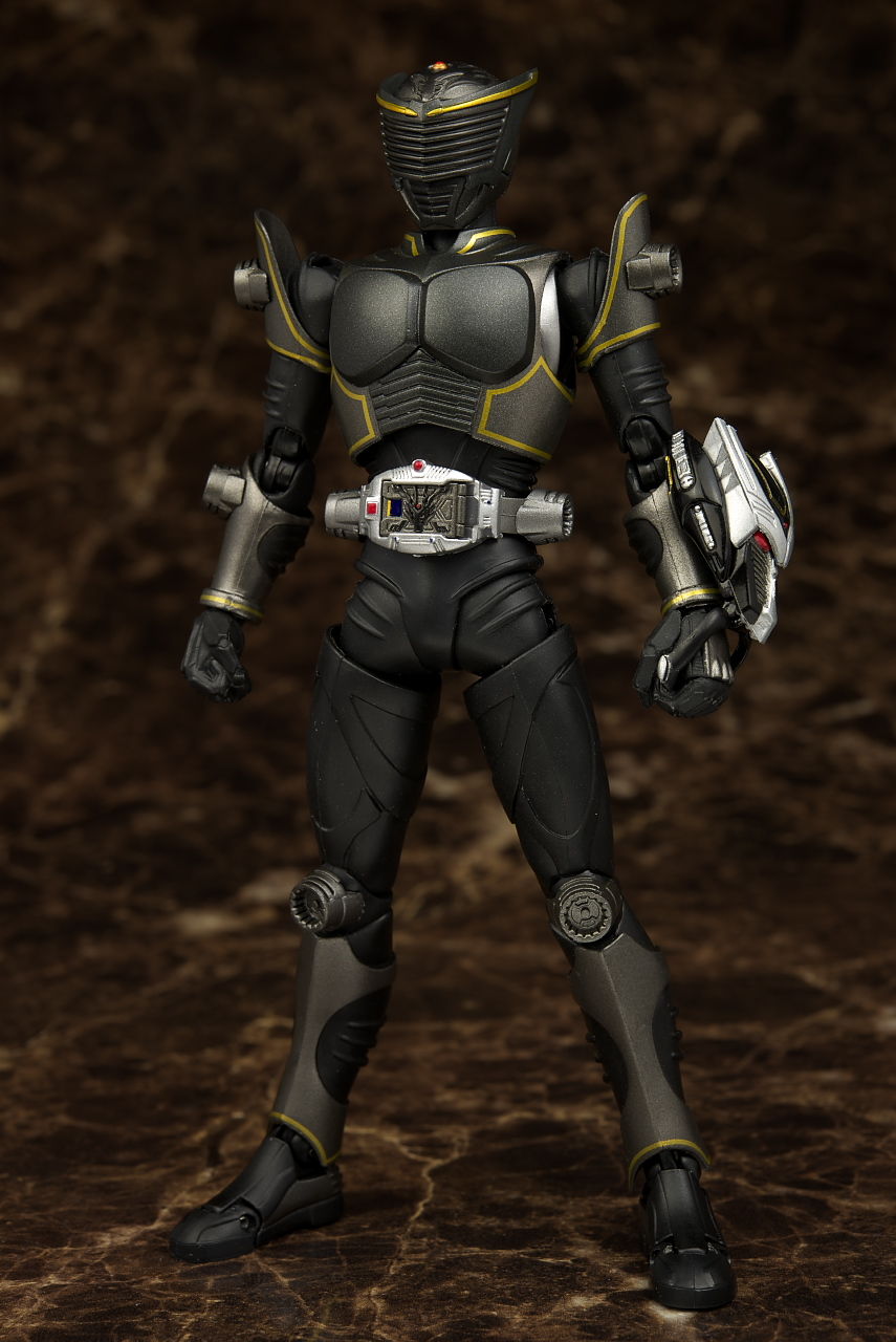 S.H.フィギュアーツ 仮面ライダーリュウガ レビュー : はっちゃか