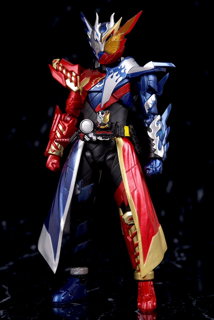 S.H.フィギュアーツ 仮面ライダービルド クローズビルドフォーム