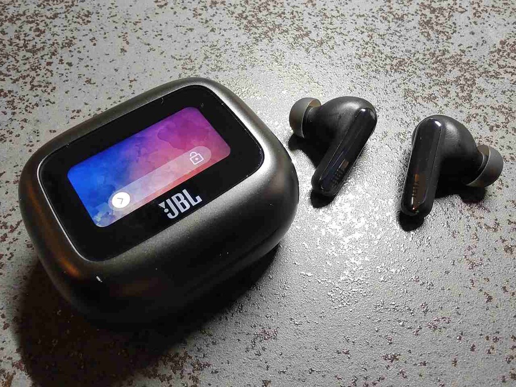 ハイレゾ対応で音質抜群！スマート充電ケースも魅力の「JBL LIVE BEAM