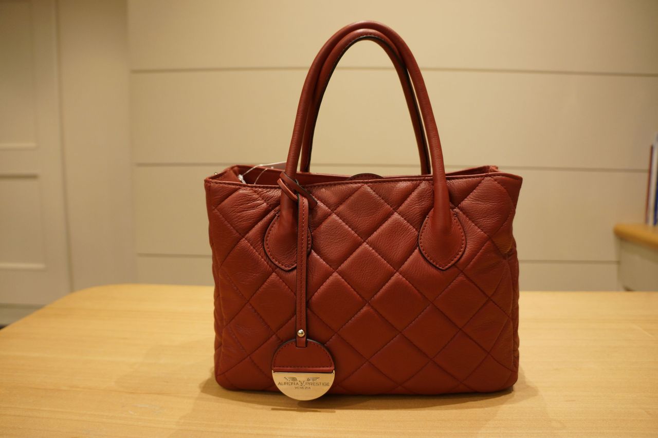 AURORA PRESTIGE（オーロラプレステージ）レザーキルティングバッグ