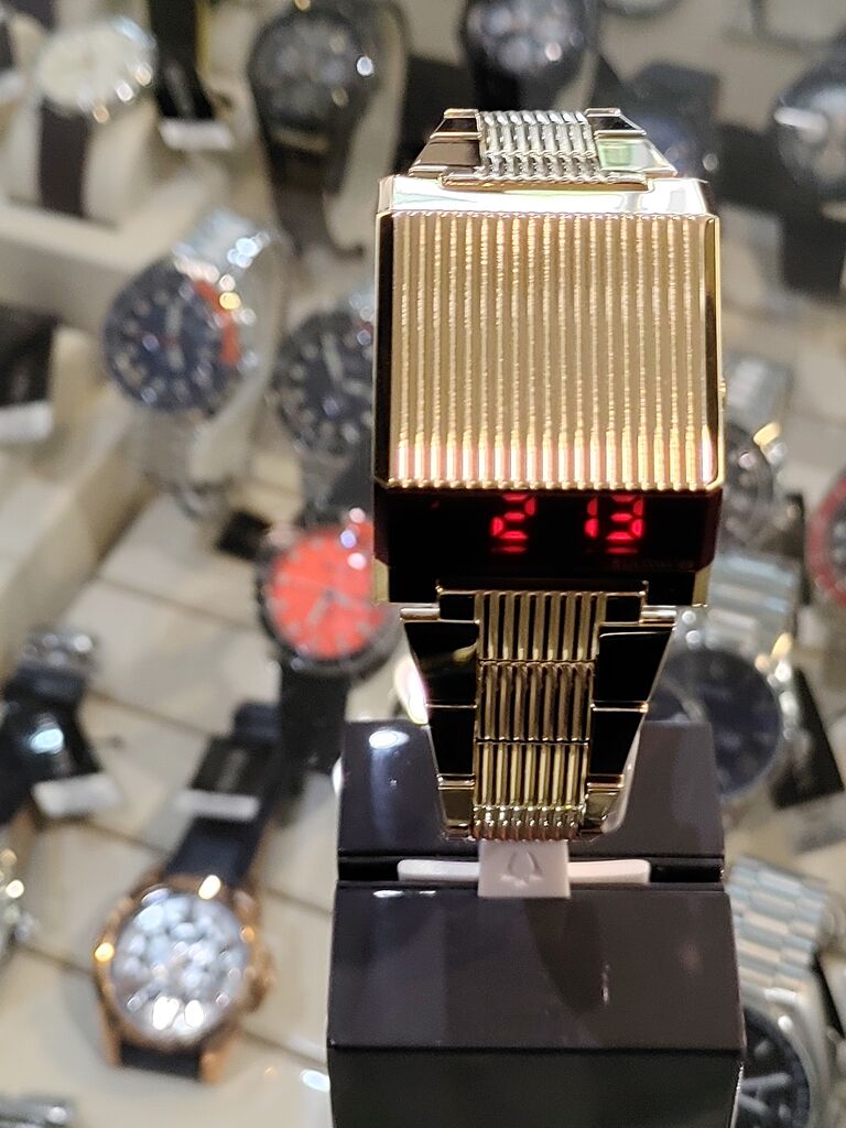 コンピュートロン】かっこよく着けるには【ブローバ】 : QUELLE HEURE