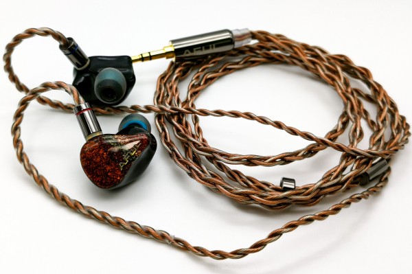 AFUL Performer8」 7BA+1DD構成に数々の特許技術で驚くほど上質な